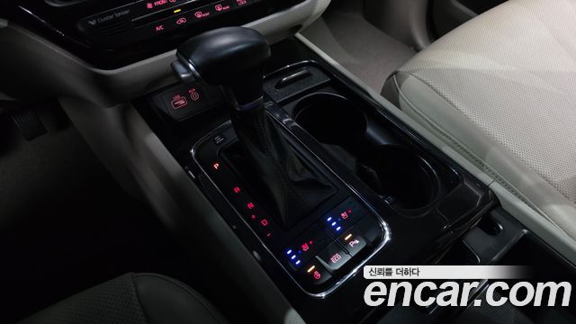Kia Canival 2018 — photo 9