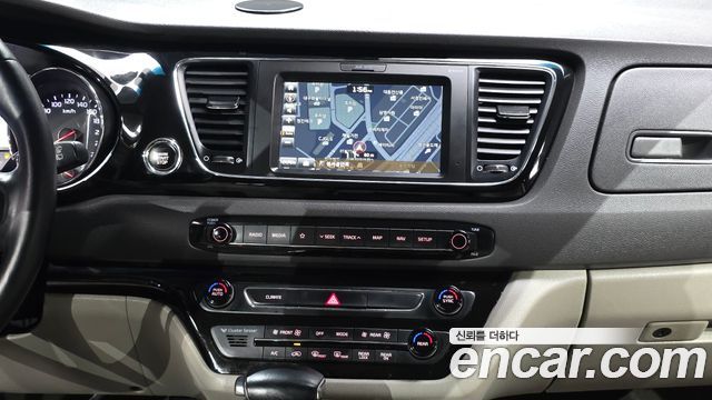Kia Canival 2018 — photo 14