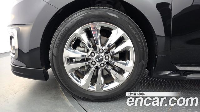 Kia Canival 2015 — photo 5