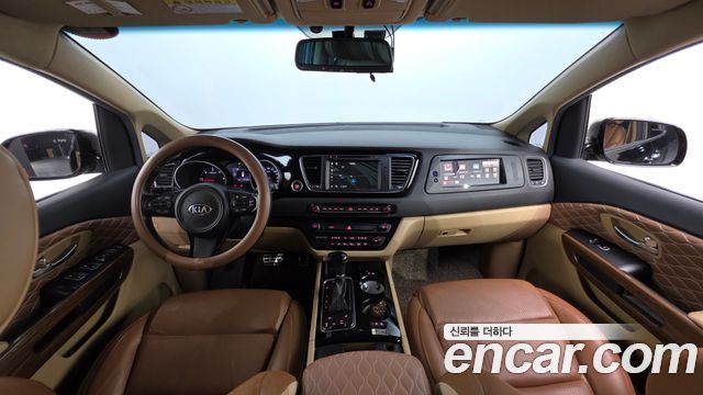 Kia Canival 2015 — photo 7
