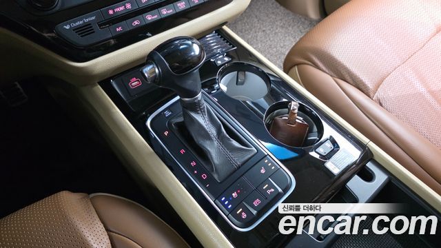 Kia Canival 2015 — photo 9