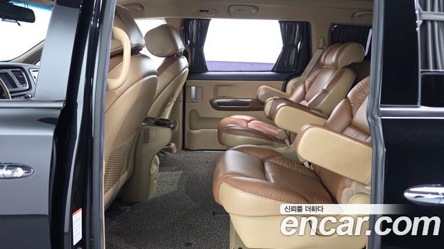 Kia Canival 2015 — photo 12