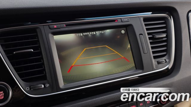 Kia Canival 2015 — photo 15