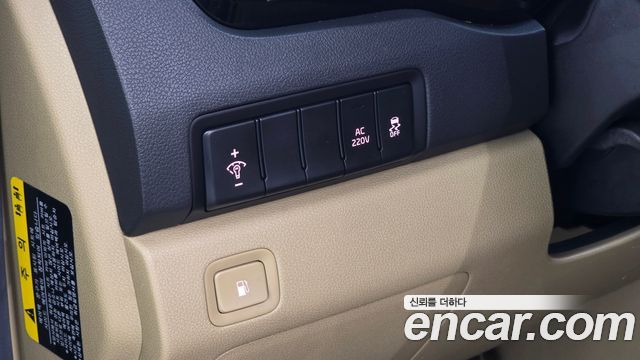 Kia Canival 2015 — photo 16