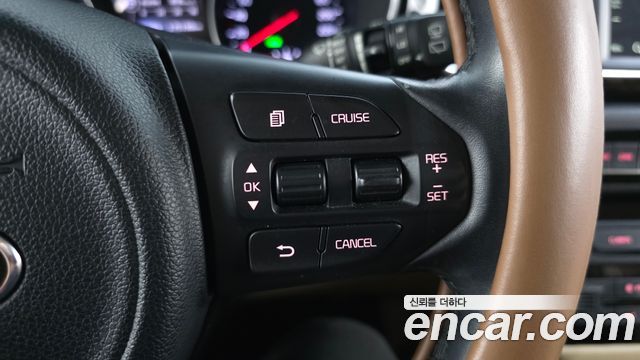 Kia Canival 2015 — photo 18