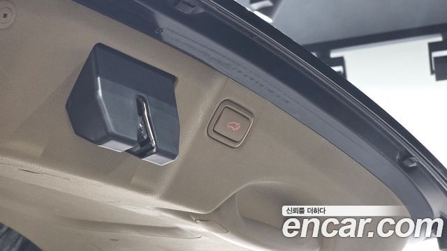 Kia Canival 2015 — photo 20