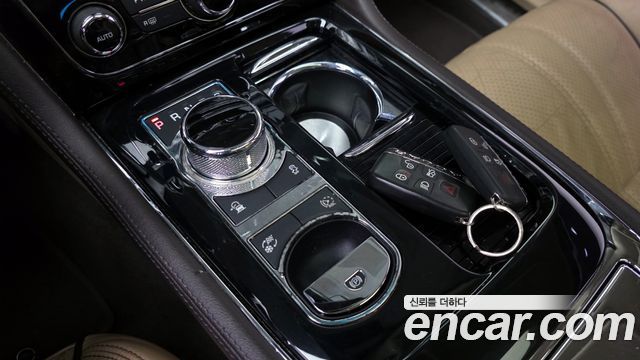 Jaguar XJ 2016 — photo 9