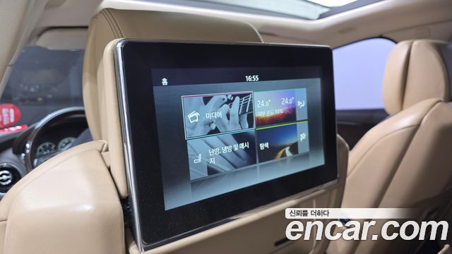 Jaguar XJ 2016 — photo 17