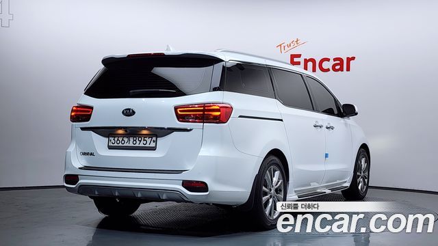Kia Canival 2020 — photo 2