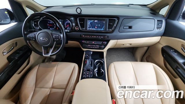 Kia Canival 2020 — photo 7