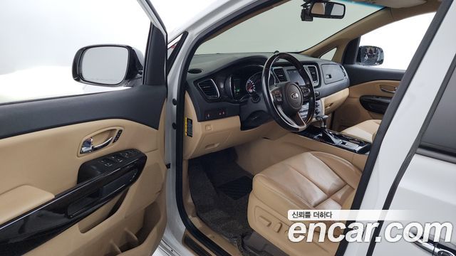Kia Canival 2020 — photo 10