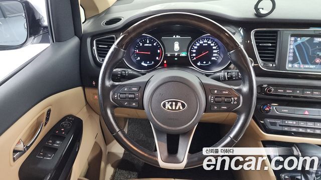 Kia Canival 2020 — photo 13