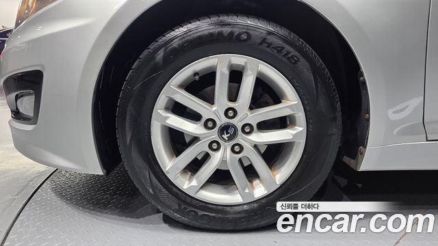 Kia K5 2011 — photo 5