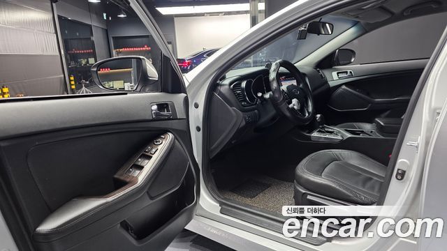 Kia K5 2011 — photo 10