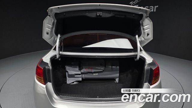Kia K5 2011 — photo 20