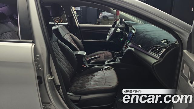 Hyundai AVANTE 2018 — photo 11
