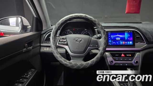 Hyundai AVANTE 2018 — photo 14