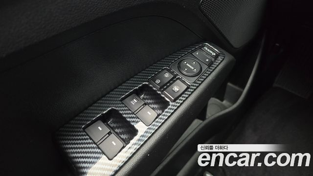 Hyundai AVANTE 2018 — photo 18