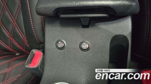 Hyundai AVANTE 2018 — photo 19