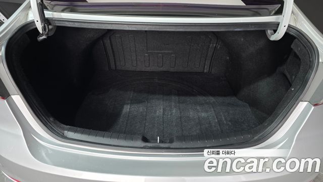 Hyundai AVANTE 2018 — photo 20