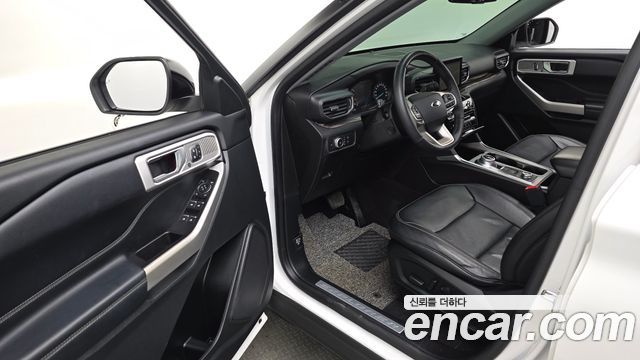 Ford Explorer 2021 — photo 10