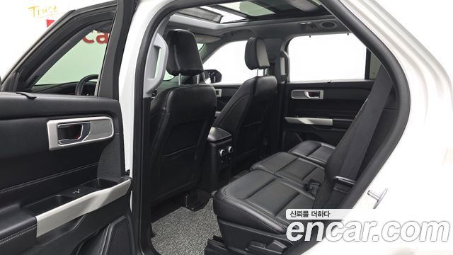 Ford Explorer 2021 — photo 11