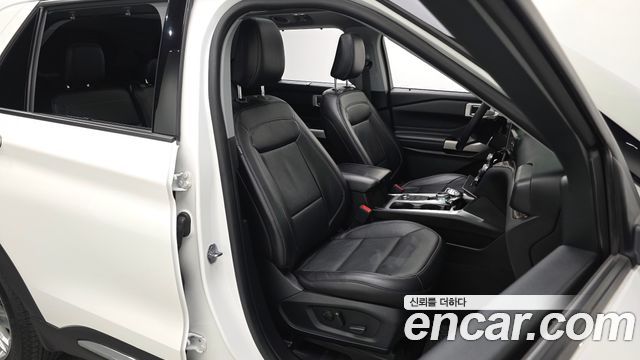 Ford Explorer 2021 — photo 12