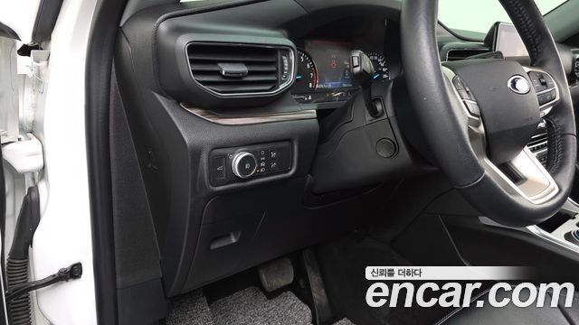 Ford Explorer 2021 — photo 13