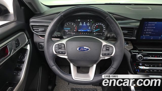 Ford Explorer 2021 — photo 14