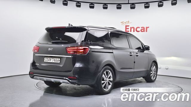 Kia Canival 2020 — photo 2