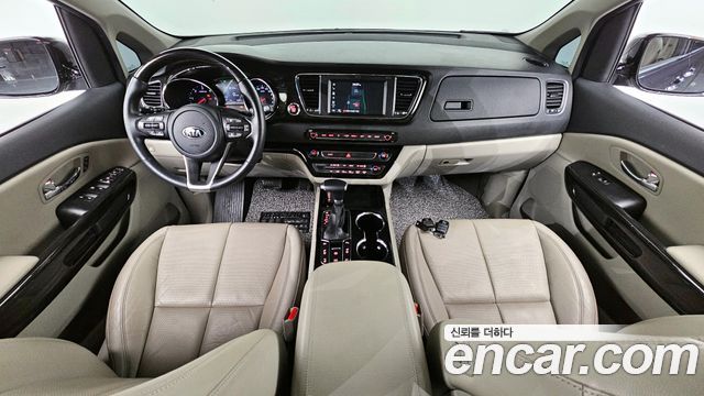 Kia Canival 2020 — photo 7