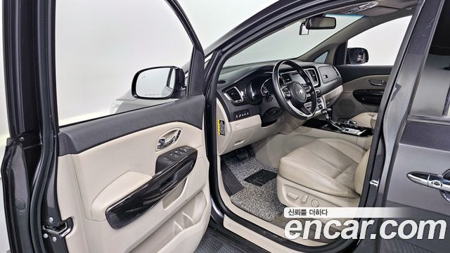 Kia Canival 2020 — photo 10