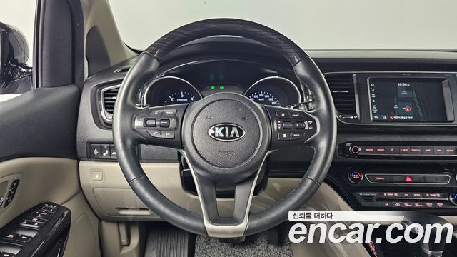 Kia Canival 2020 — photo 16