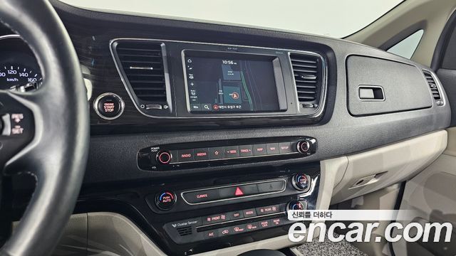 Kia Canival 2020 — photo 17