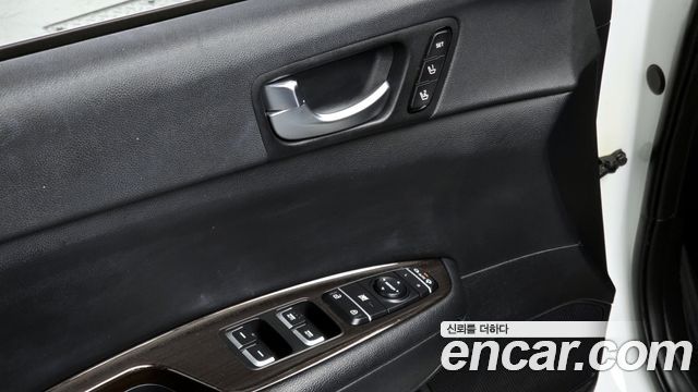 Kia K5 2019 — photo 18
