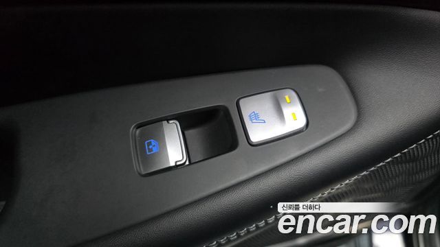 Hyundai Santafe 2022 — photo 17