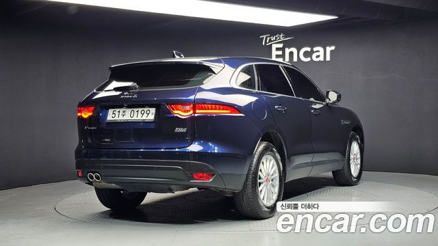 Jaguar F-PACE 2017 — photo 2