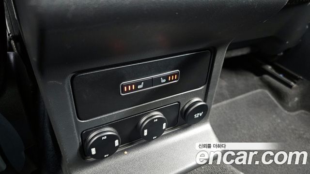 Jaguar F-PACE 2017 — photo 18