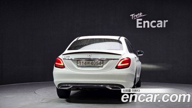 Mercedes-Benz C-Class 2019 — photo 4