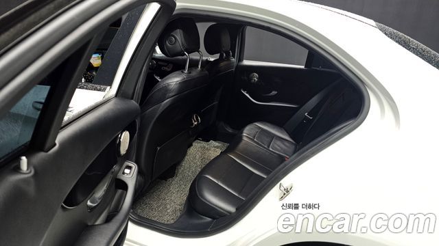 Mercedes-Benz C-Class 2019 — photo 11