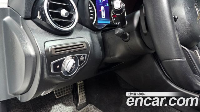 Mercedes-Benz C-Class 2019 — photo 19
