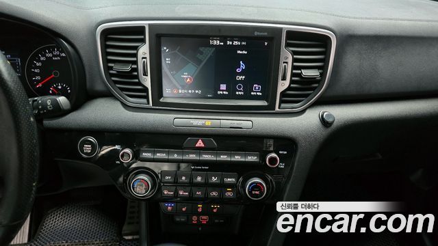 Kia Sportage 2018 — photo 15