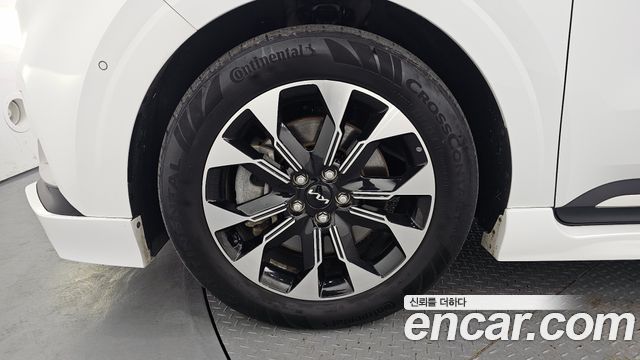 Kia Canival 2023 — photo 5