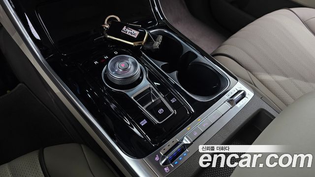 Kia Canival 2023 — photo 9
