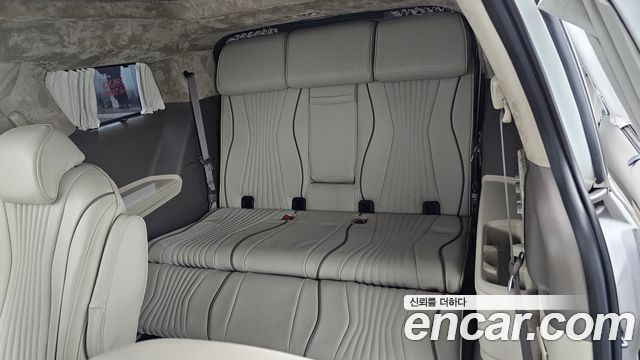 Kia Canival 2023 — photo 12