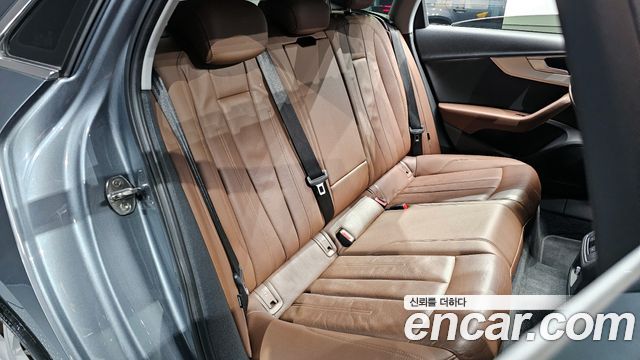 Audi A4 2019 — photo 12