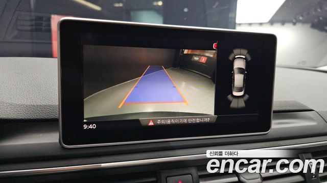 Audi A4 2019 — photo 17