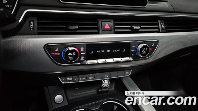 Audi A4 2019 — photo 18