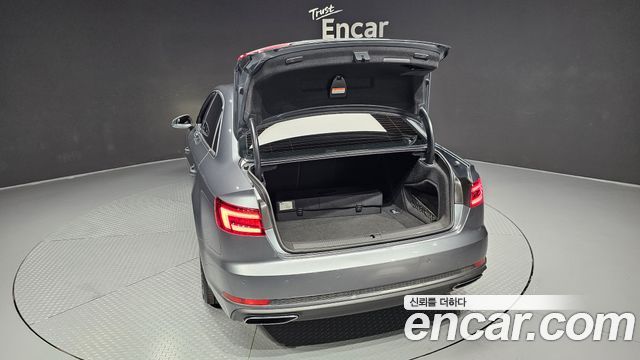 Audi A4 2019 — photo 20