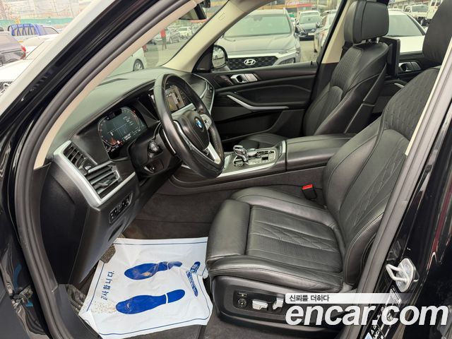 BMW X7 2021 — photo 10